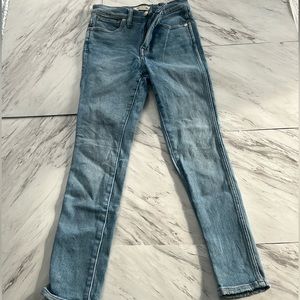 High-Rise Skinny Petite Jeans 👖